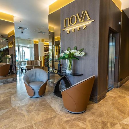 Hotel Nova Luxury Targoviste Bagian luar foto